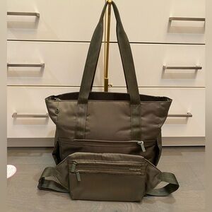 Authentic Hedgren Wind Tote and Detachable Waist Bag!